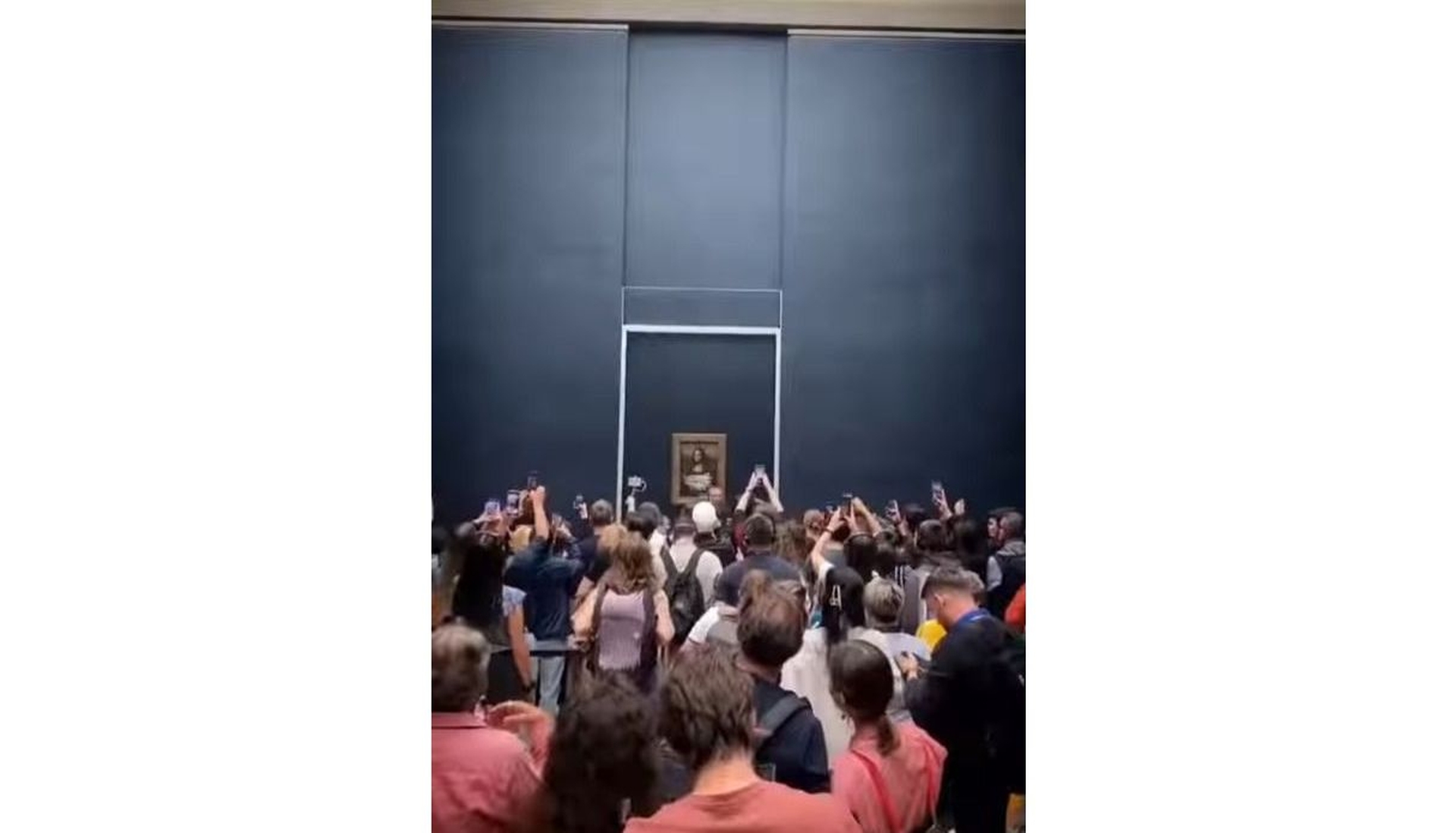I denne artikkelen skal vi dekke Mona Lisa-malerkakeangrepet utført av en demonstrant forrige søndag med videoer og alle detaljer.