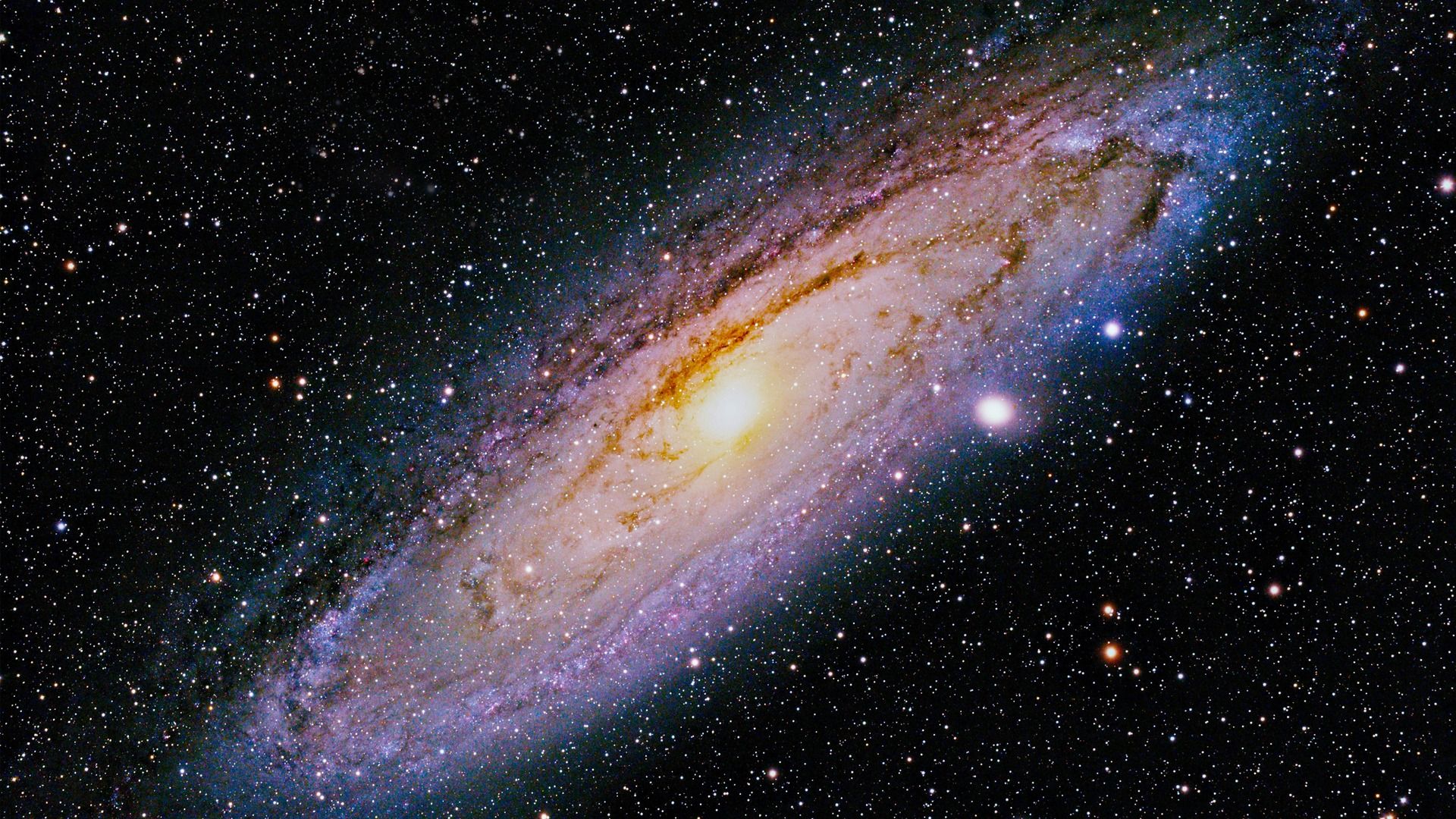 Gli scienziati sono riusciti a immaginare il Saggittarius A*, un buco nero supermassiccio che vive al centro della nostra galassia, la Via Lattea.  È un buco nero sbalorditivo, quattro milioni di volte la massa del nostro Sole.