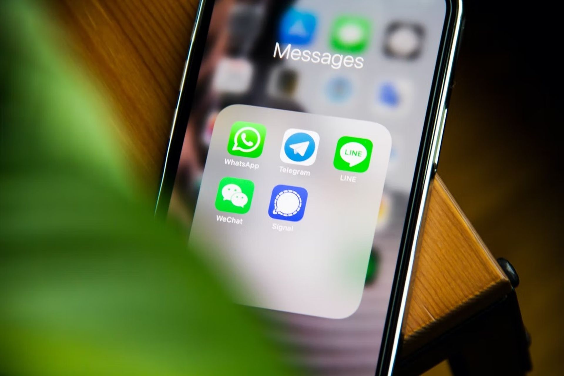 WhatsApp wird die Unterstützung für iOS 10 und iOS 11 bis Ende 2022 einstellen. Eine neue Warnung, die von WABetaInfo entdeckt wurde, ermutigt iPhone-Benutzer, ihre Software zu aktualisieren, um WhatsApp nach dem 24. Oktober weiterhin verwenden zu können.