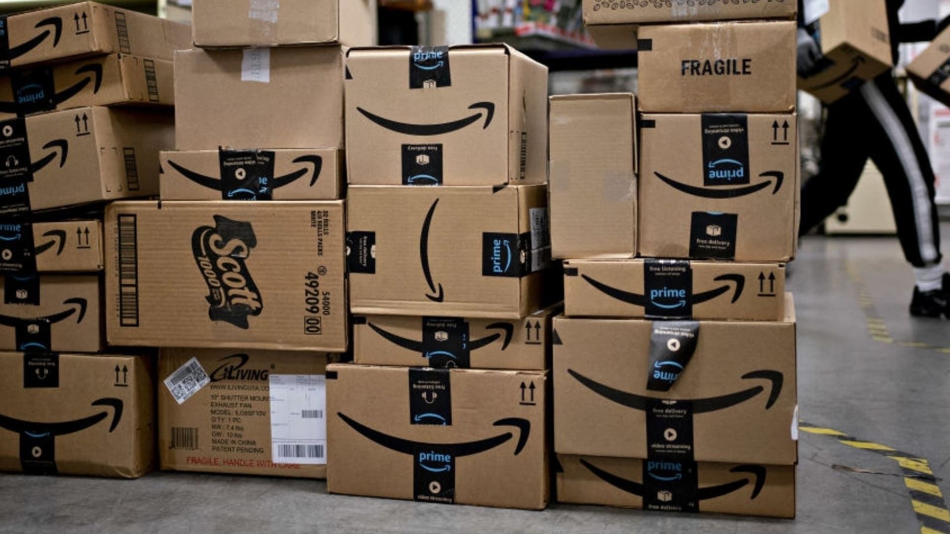When is Amazon Prime Day date? Find best earyl deals (2022)! Let's learn who is the Amazon Prime Day commercial 2022 singer, compare Prime Day vs Black Friday.