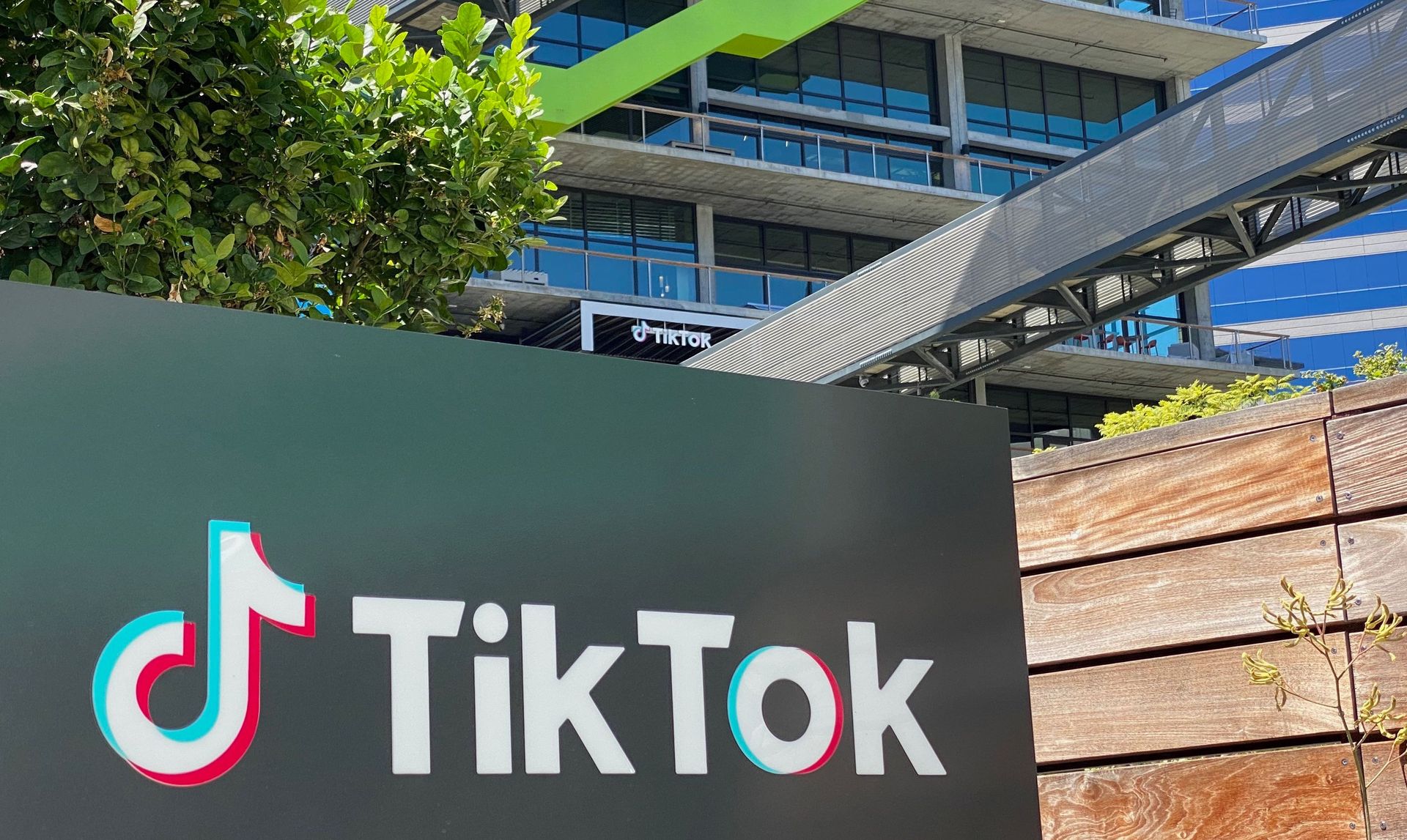 Looks like a conflict is brewing among FCC TikTok Apple Google.