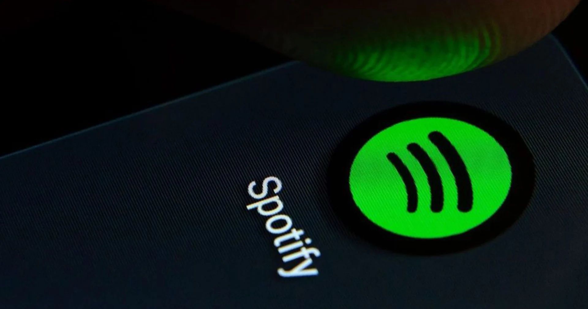 In this article, we are going to be covering how to delete playlist on Spotify, so you can get rid of old playlists and declutter your Spotify library.
