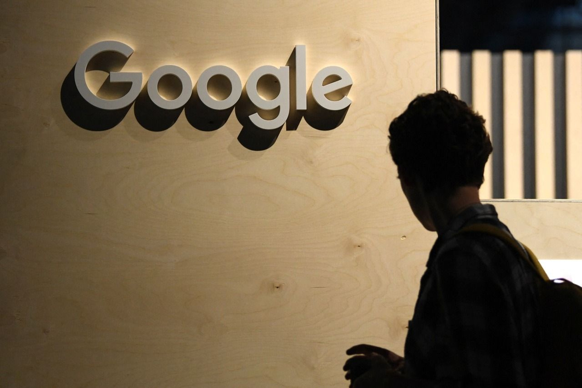 Google beurlaubt einen Techniker, nachdem er behauptet, der Chatbot sei empfindungsfähig
