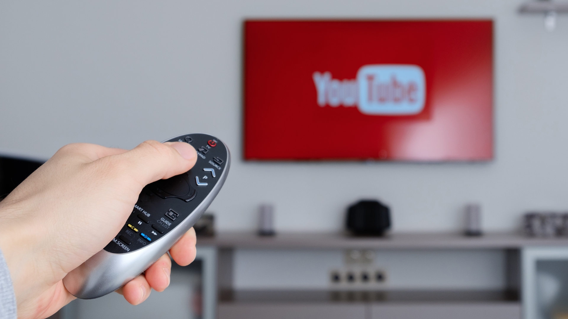 Neste artigo, abordaremos por que o Channel 4 lançará programas no Youtube e como você pode assisti-los gratuitamente.