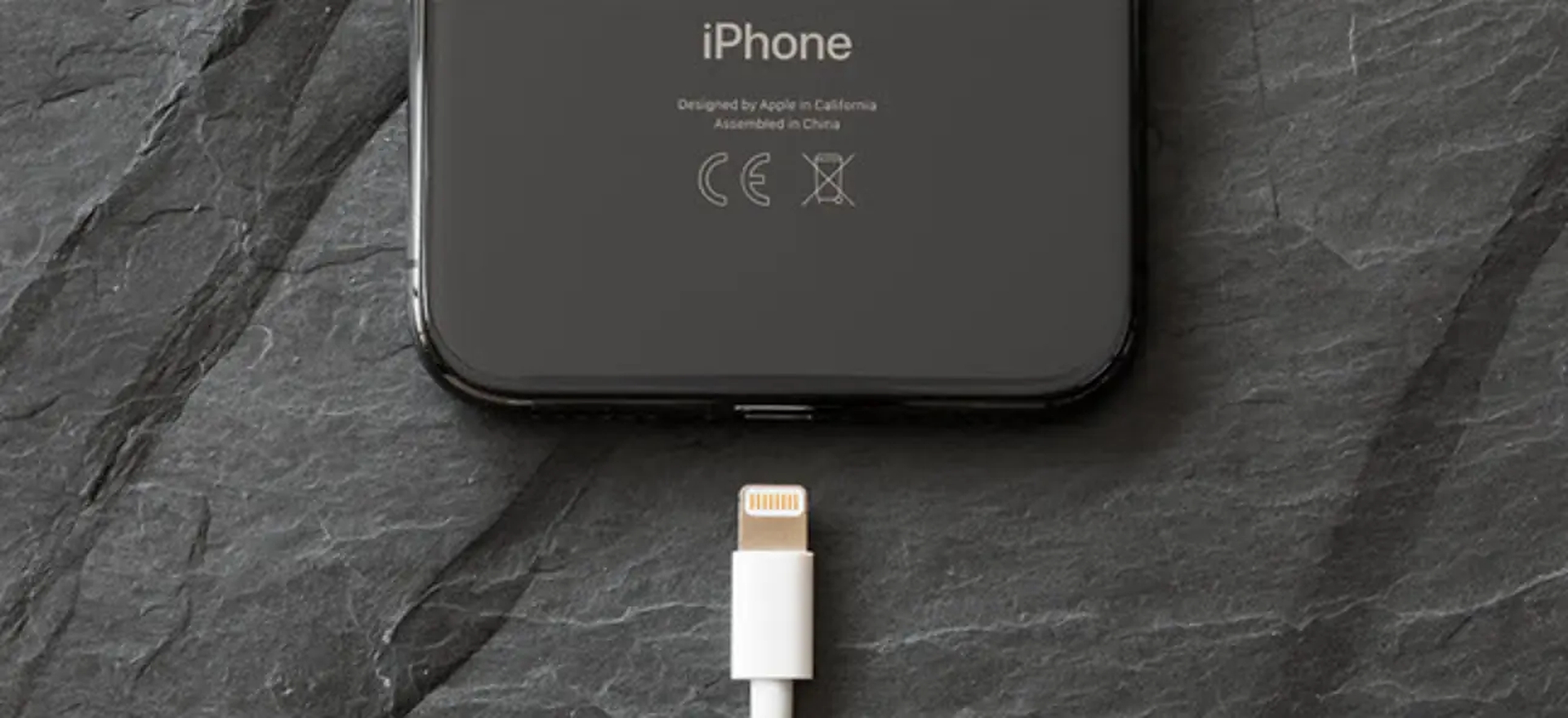 Dans ce guide, nous allons passer en revue ce qu'est la charge optimisée de la batterie de l'iPhone et comment activer ou désactiver la charge optimisée de la batterie.