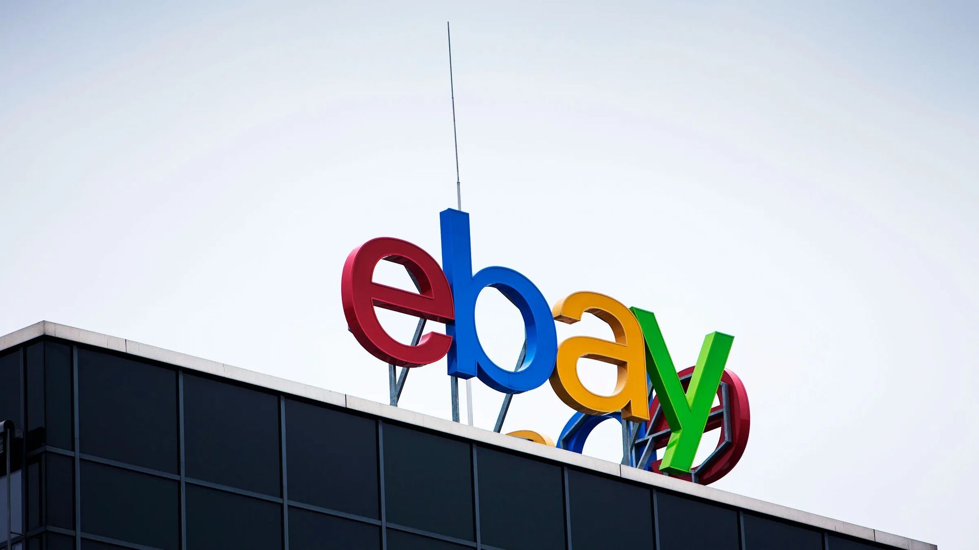 eBay сделал свой самый значительный шаг, купив торговую площадку NFT KnownOrigin.