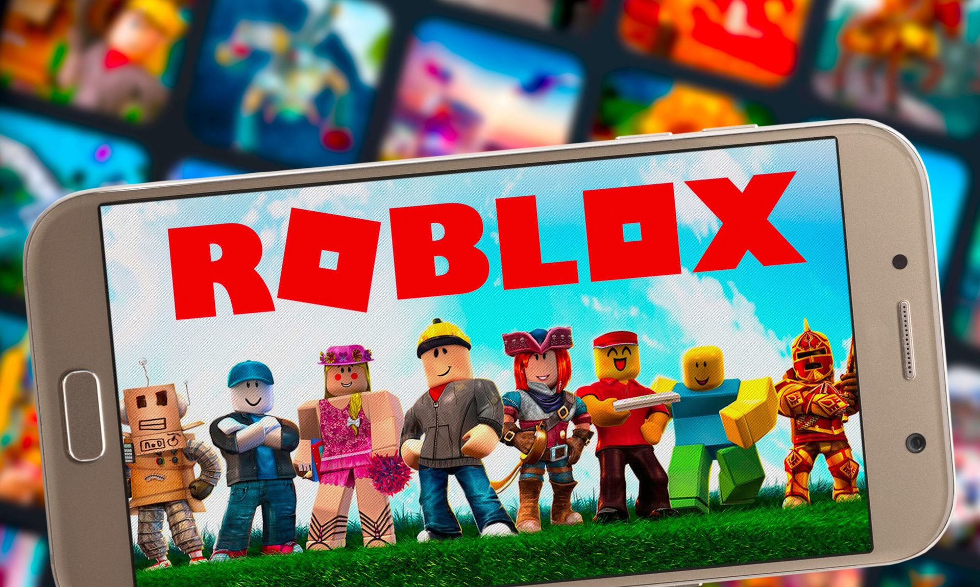 Today we are here to explain how to appear offline on Roblox. Some players are asking if they can you play Roblox offline. Do you know How to change privacy settings or how to edit your following options on Roblox? We explain everything in detail below.