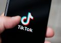 How to use TikTok silhouette challenge filter?