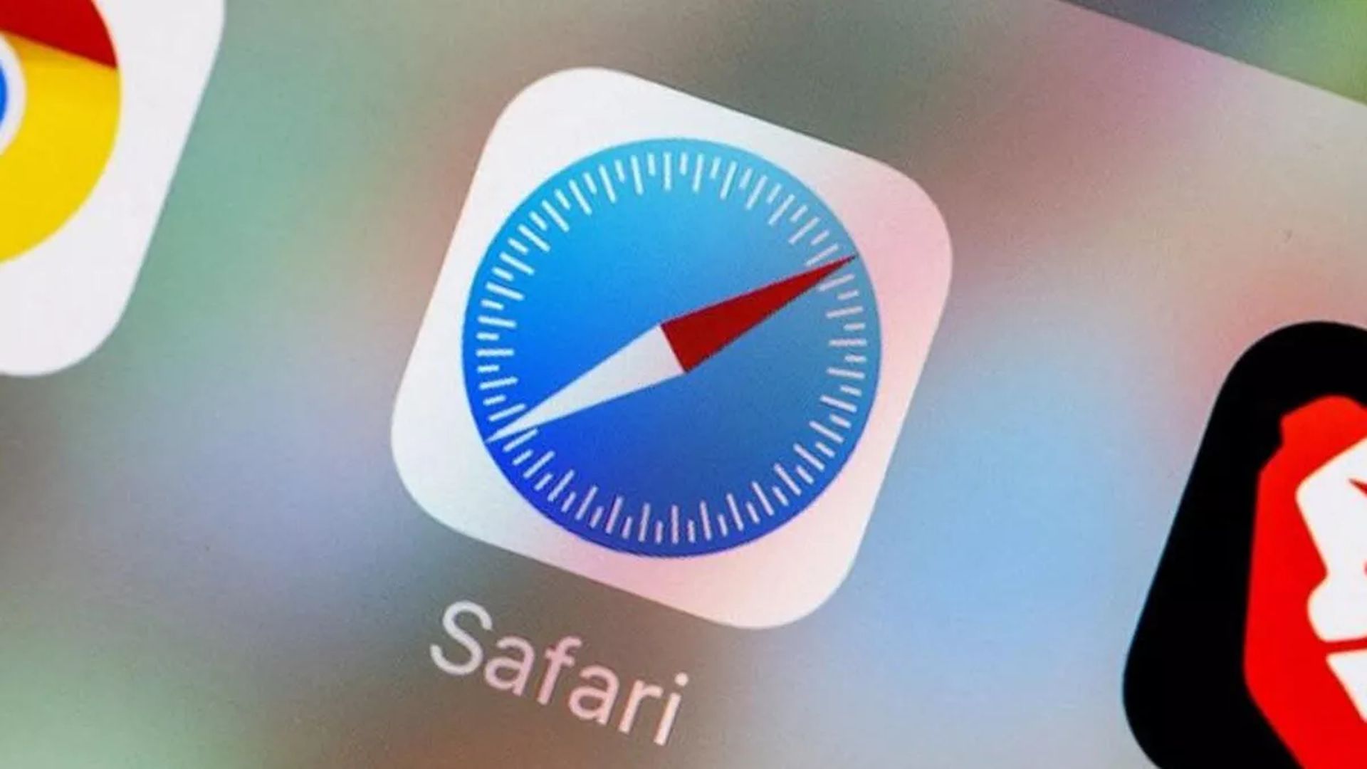 Zero-day bug has been plaguing the Apple devices in 2022 and giving hackers access, but an Apple iPhone security flaw fix was released, this time for Safari.