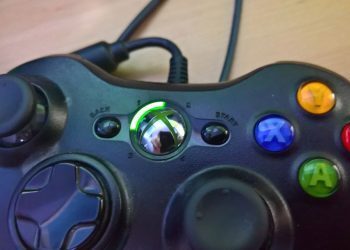 How to connect Xbox 360 controller to PC?