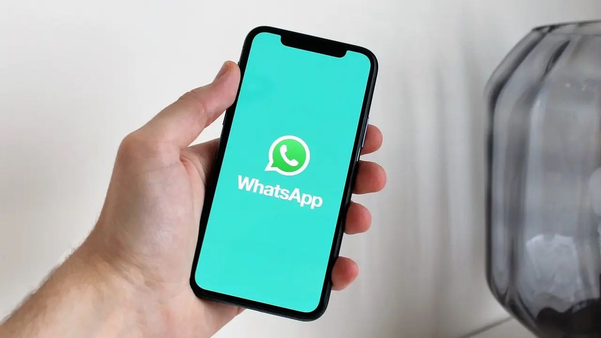 How to record a WhatsApp call on Android and iPhone?