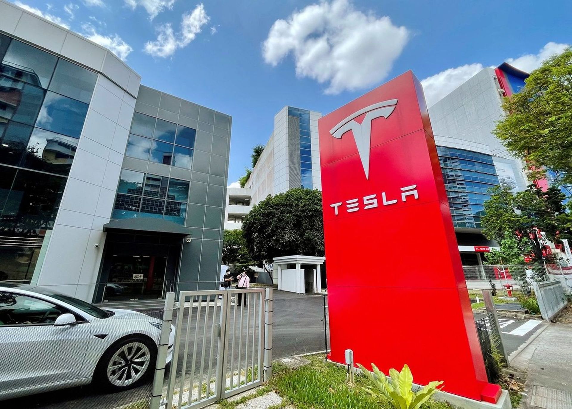Сегодня мы рассказываем, как смотреть собрание акционеров Tesla в 2022 году, чтобы вы могли узнать, какие решения будут приняты, которые повлияют на будущее компании.