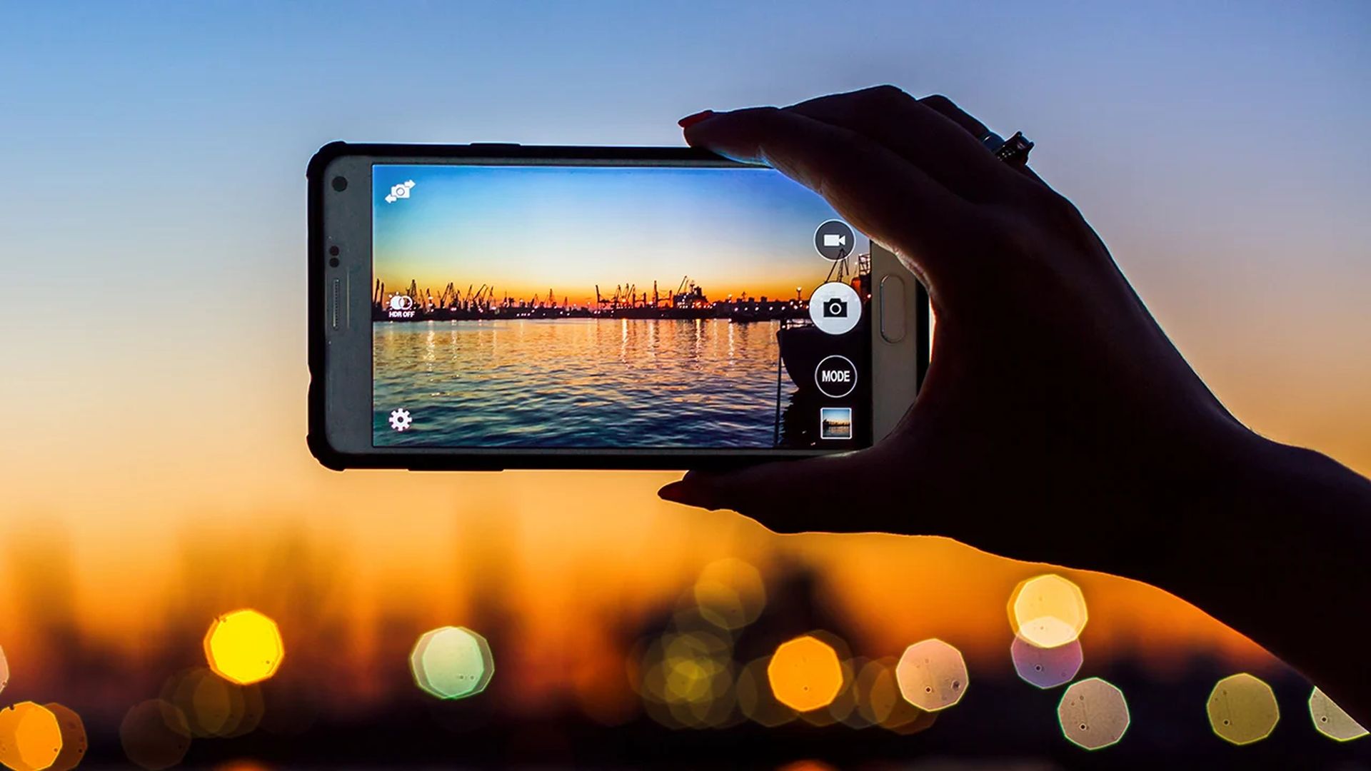 In this article, we are covering 13 photography tips for smartphones in honor of World Photography Day, so you can take the best photos possible.