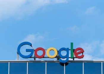 Google sues Sonos for alleged patent infringement related to their wireless charging.