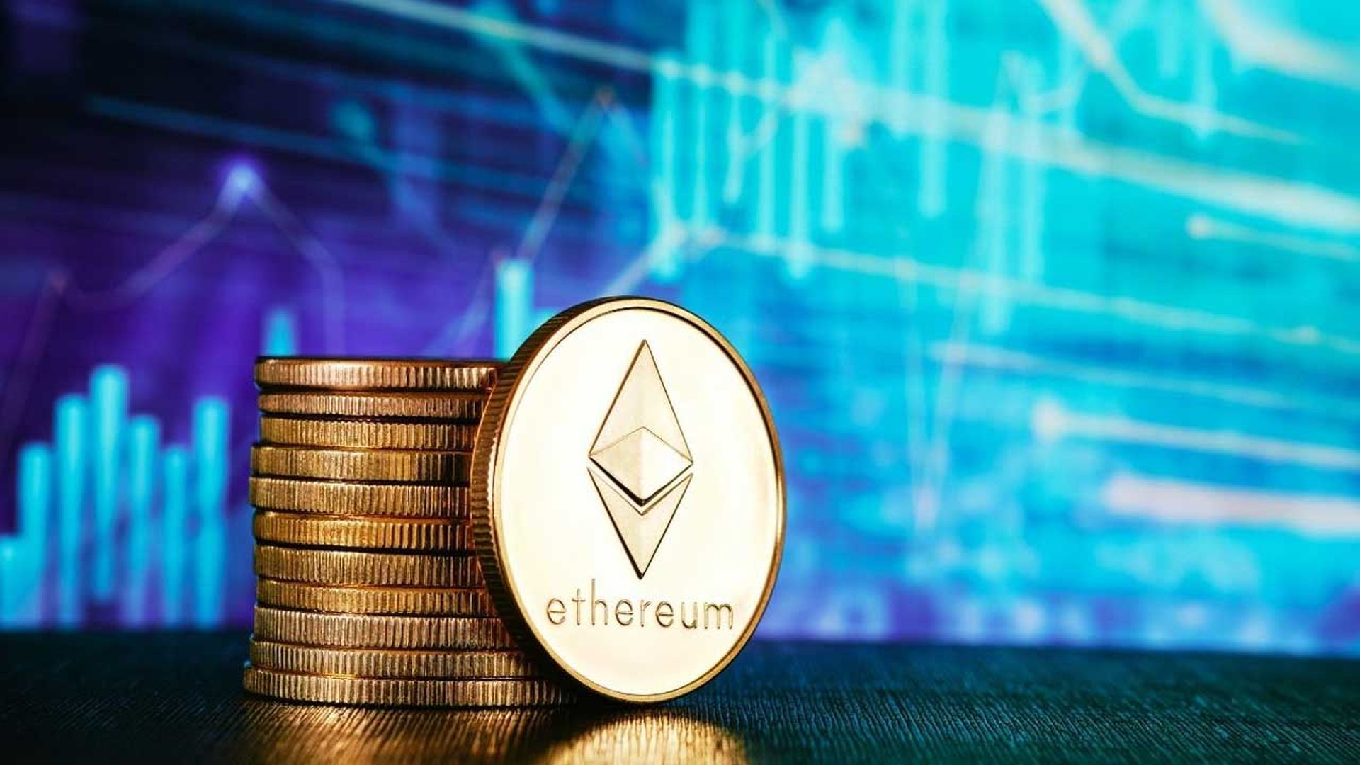 After the huge crypto crash, the Bitcoin price is hovering around 20,000$ while Ether rose in value prior to the Ethereum merge.