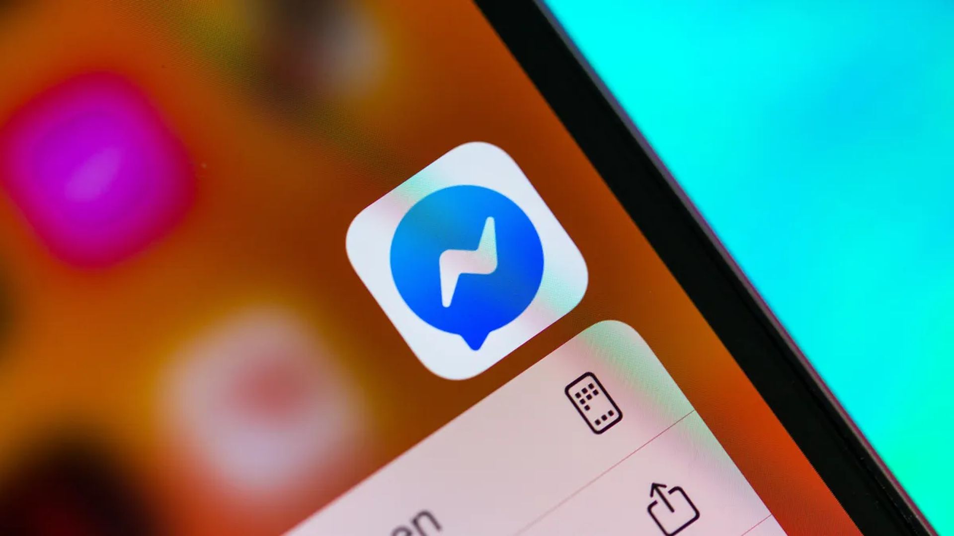 In this article, we are going to be covering how to fix Facebook Messenger effects not working, so you can continue using Messenger without further issues.