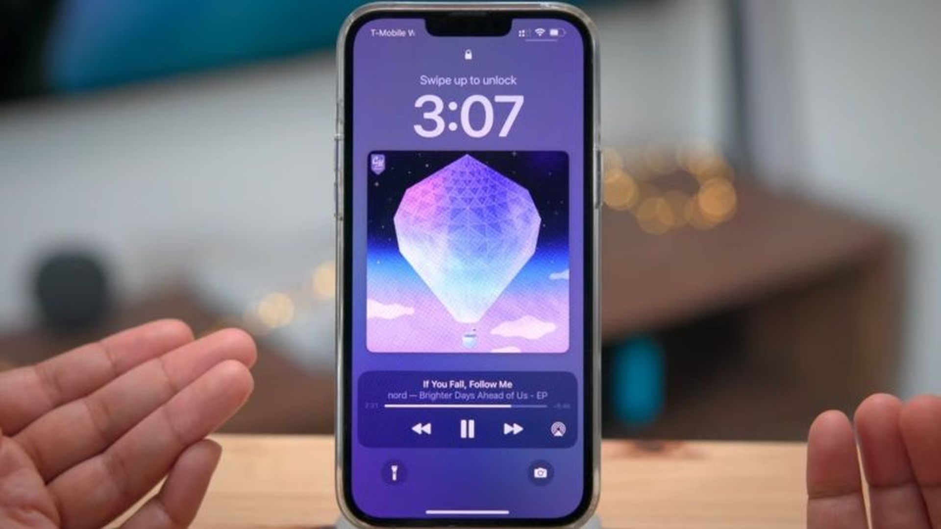 iOS 16: Få fuldskærmsmusikafspiller på låseskærm