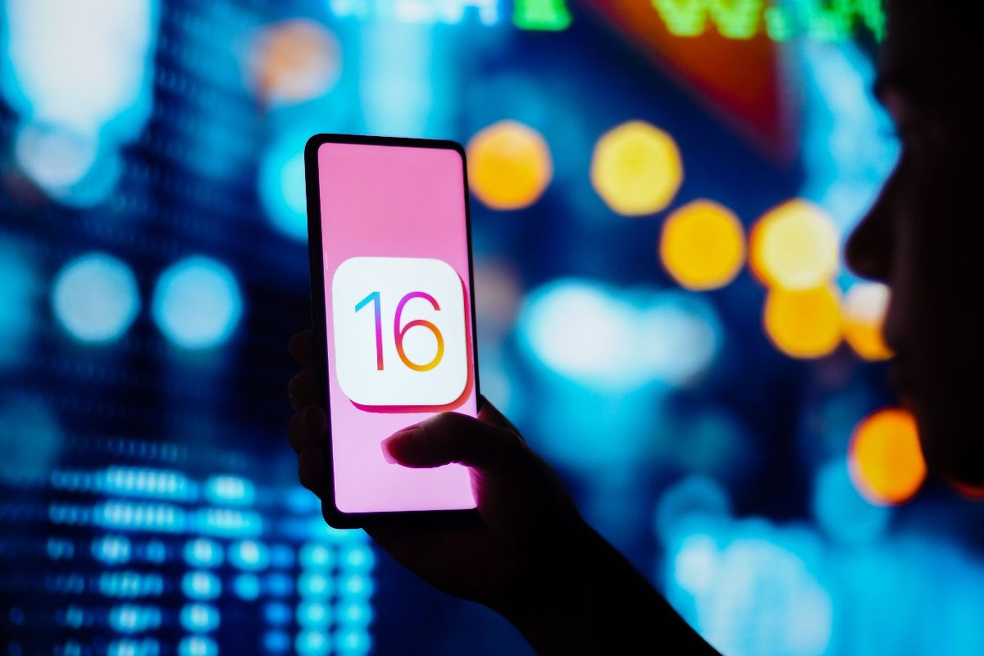 In this article, we are going to be covering some of the iOS 16 hidden features that you might not be familiar with but are very useful. 