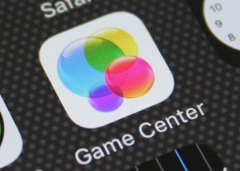 How to easily hide game center on my iPhone?