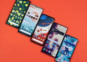 Today, we are going to be covering how to get Dynamic Island on Android, so that any Android user can get a comparable experience as any iPhone user.
