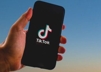 How to hide comments on TikTok Live?