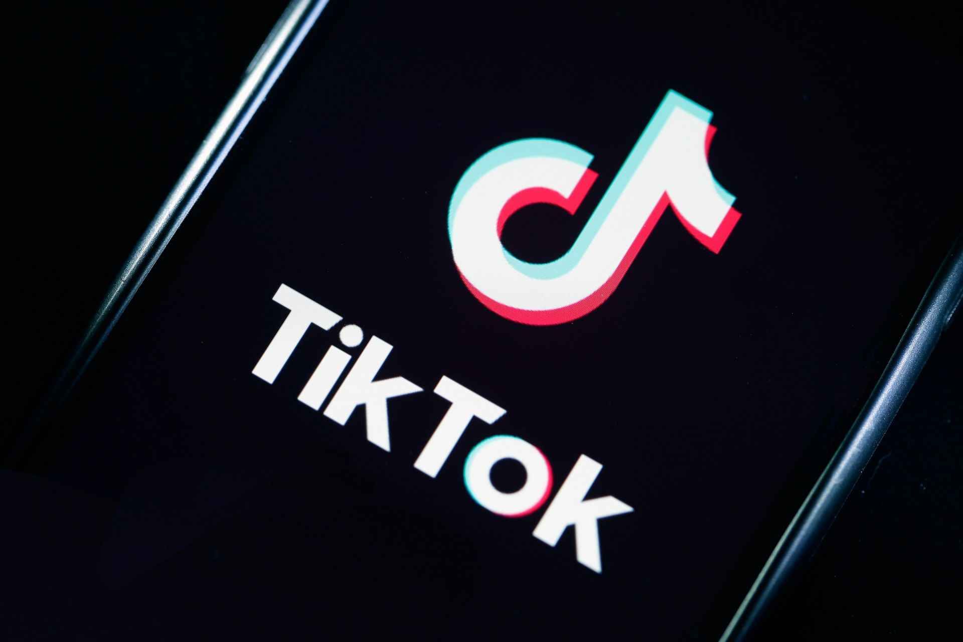 How to hide comments on TikTok Live?
