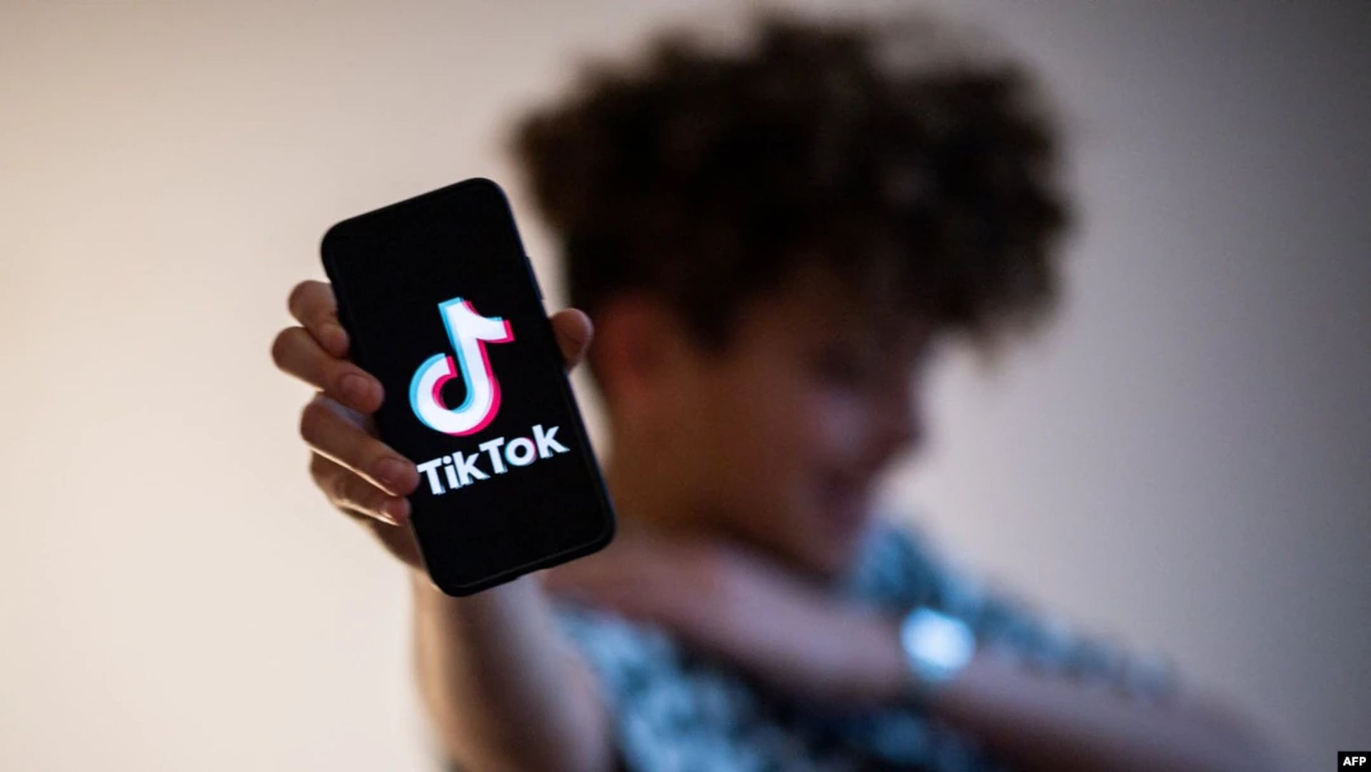 Today, we are going to be covering how to use TikTok Photo Mode, which is being added to the popular social media app as part of the enhanced editing tools update.
