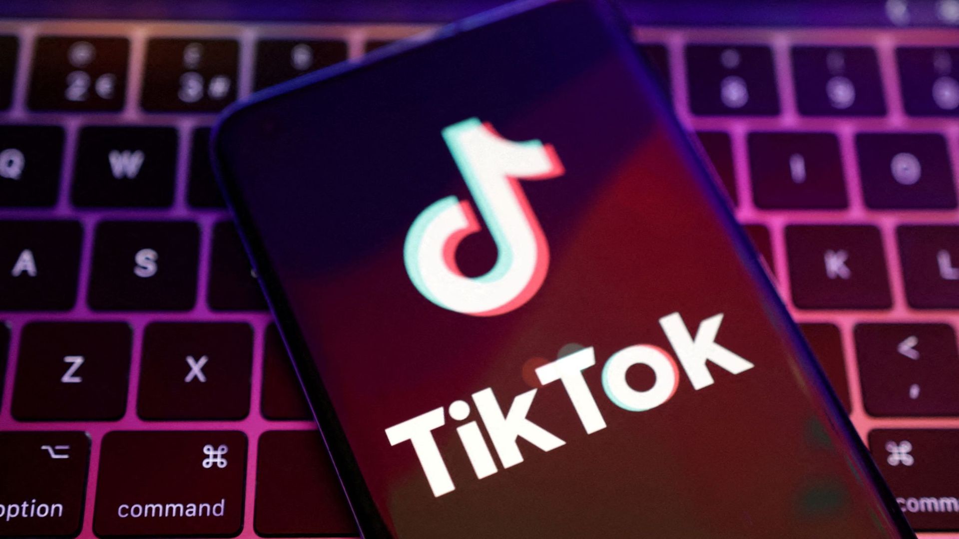 Today, we are going to be covering how to use TikTok Photo Mode, which is being added to the popular social media app as part of the enhanced editing tools update.