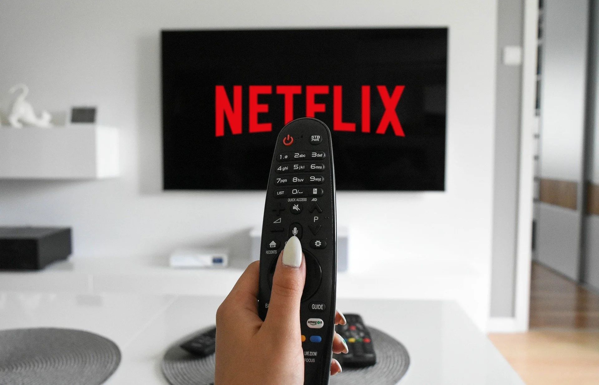 In this article, we are going to be covering the Netflix ad supported plan, which is coming on November 1st and it reminds us of the TV that was the standard 20 years ago.