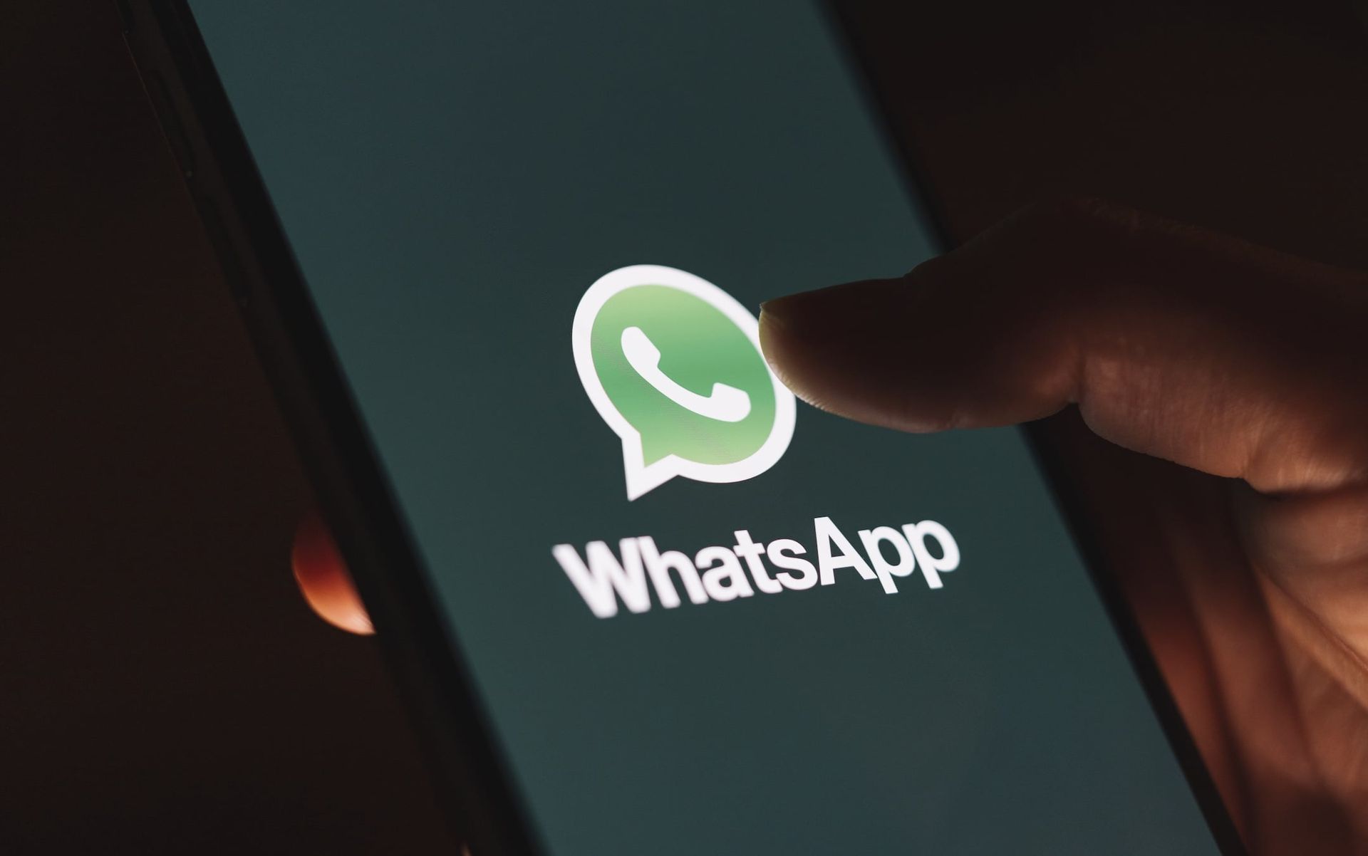WhatsApp not connecting iPhone- How to fix it?