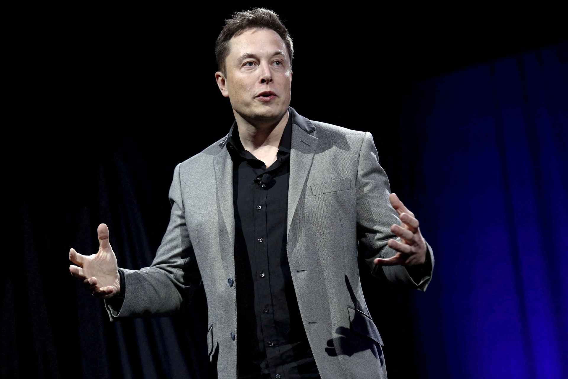Musk warns Twitter bankruptcy possible as senior executives exit