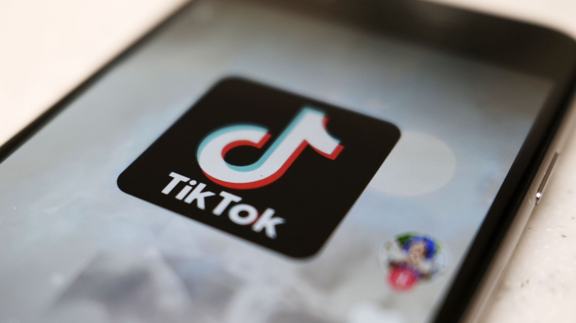 How to do the voice changer on TikTok?