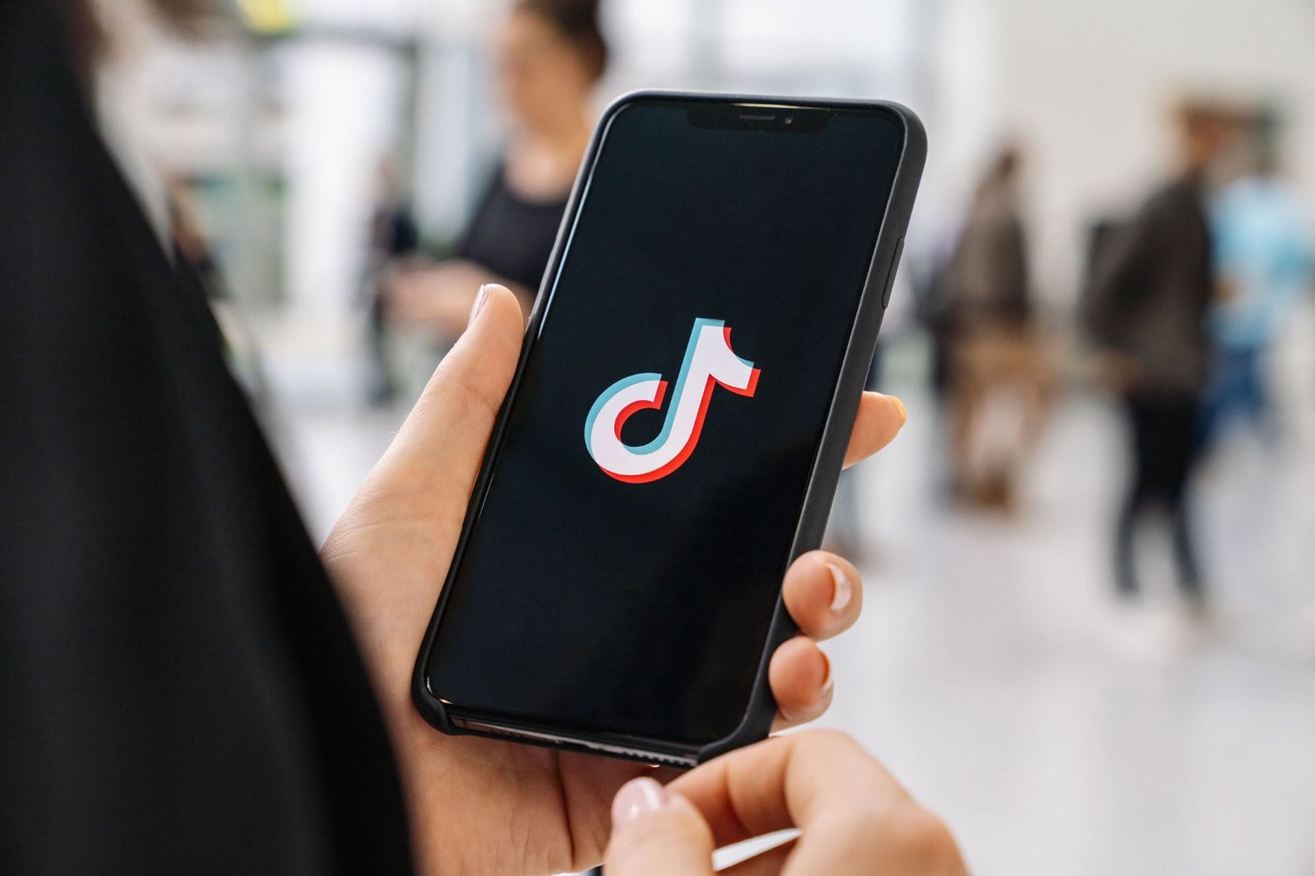 How to reverse a filter on TikTok?