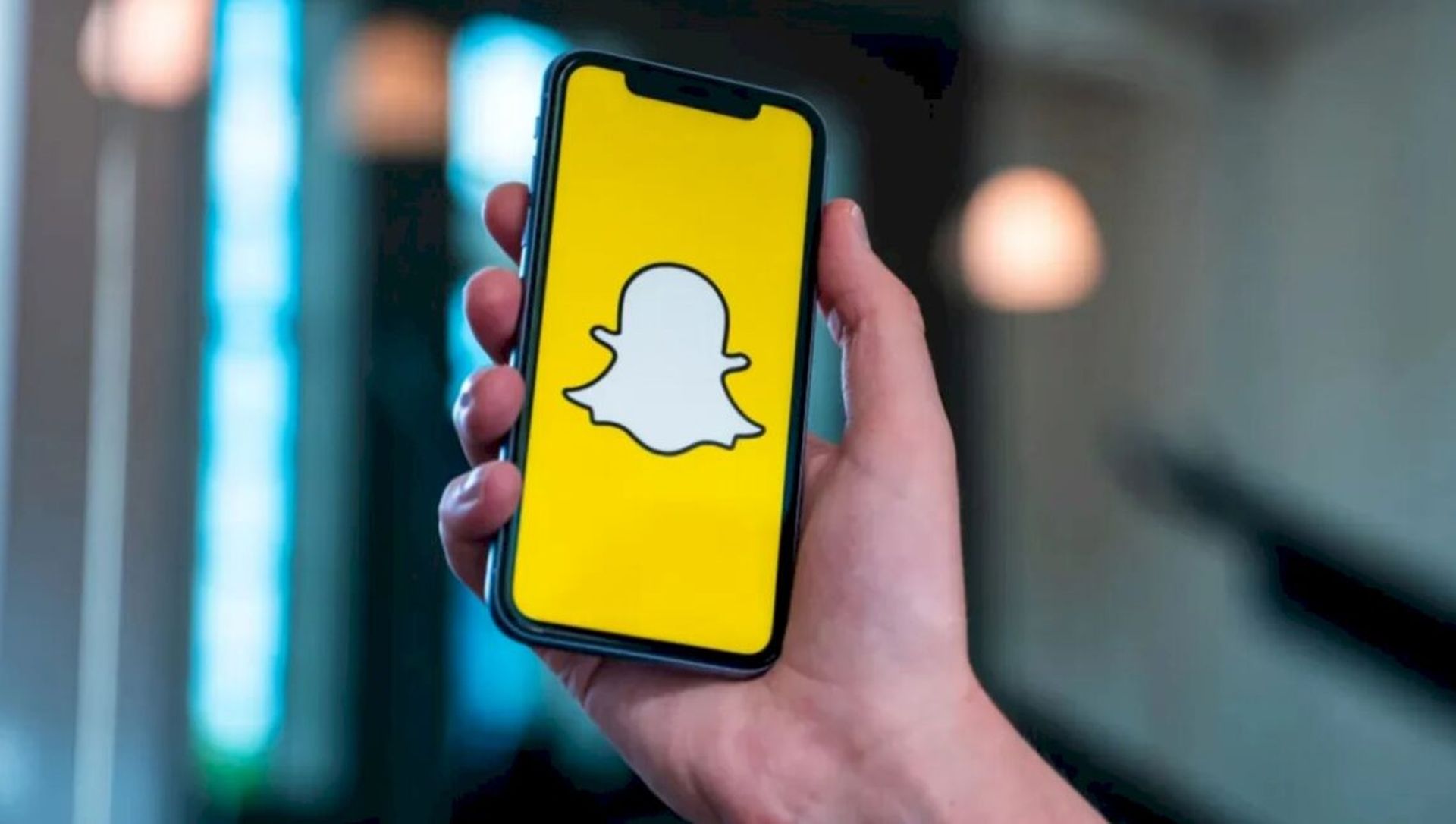 When we think of the end of a year, Wrapped content of apps comes to mind and Snapchat is not an exception. Sadly, Snapchat Year in Review 2022 not working...