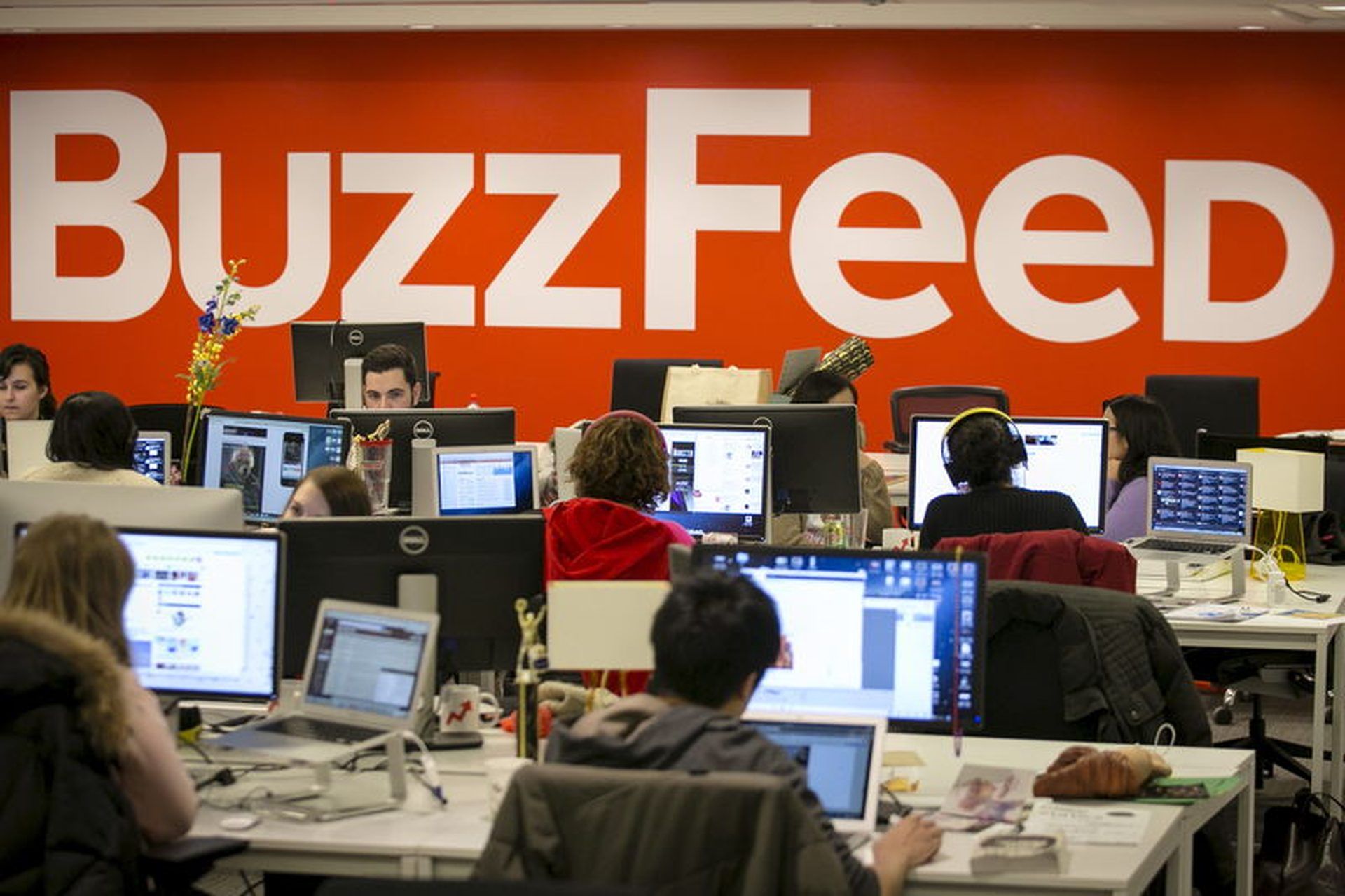 BuzzFeed ChatGPT integration: Will BuzzFeed eventually replace its human workers with robots?