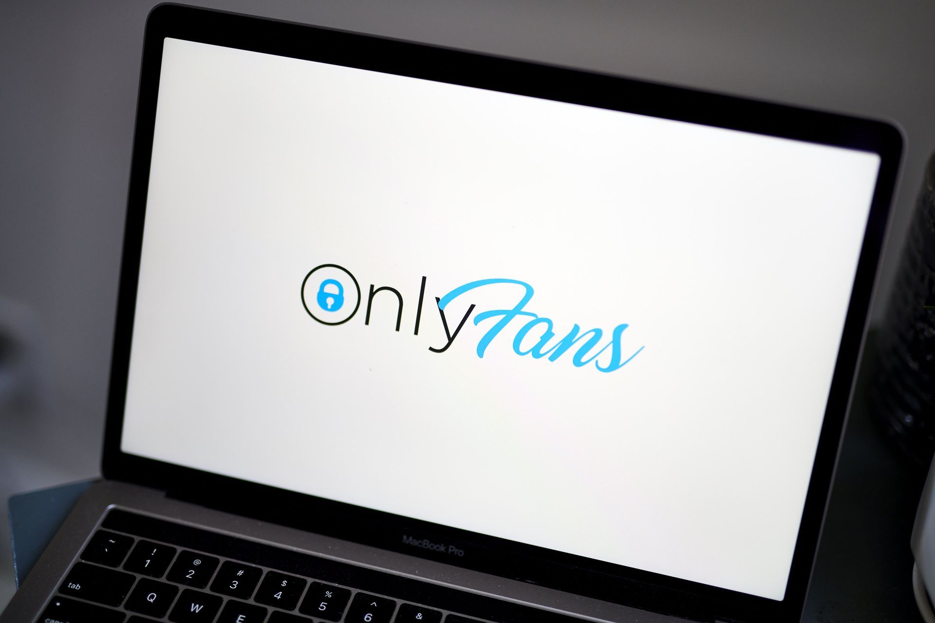 OnlyFans not working: How to fix it?