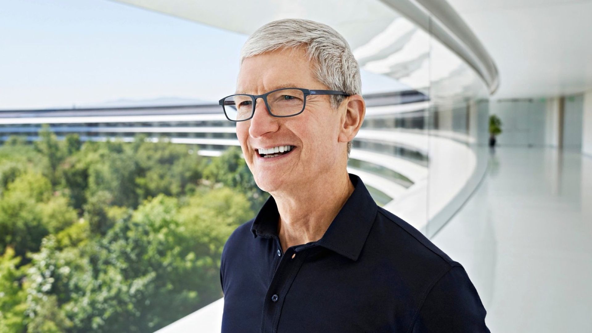 Tim Cook cuts his own pay following criticism of high compensation