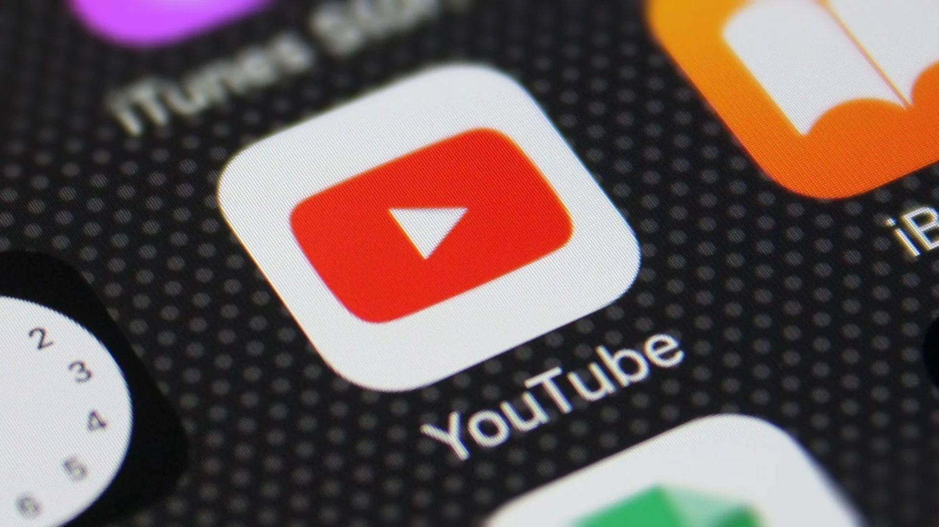 With the current layoffs and a lawsuit plaguing them, YouTube and Google ad revenue took a plunge. Google reported advertising revenues of US$59.04 billion,...
