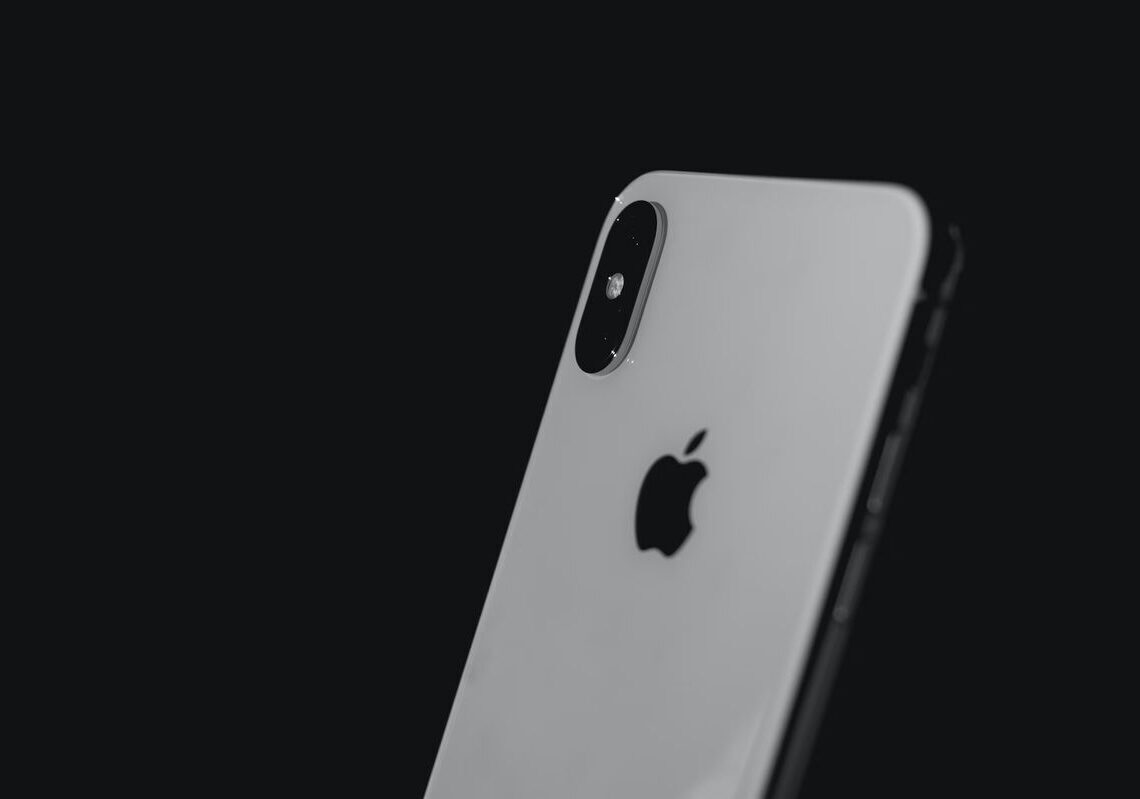 Apple has a response to "iPhone passcode thieves" claims