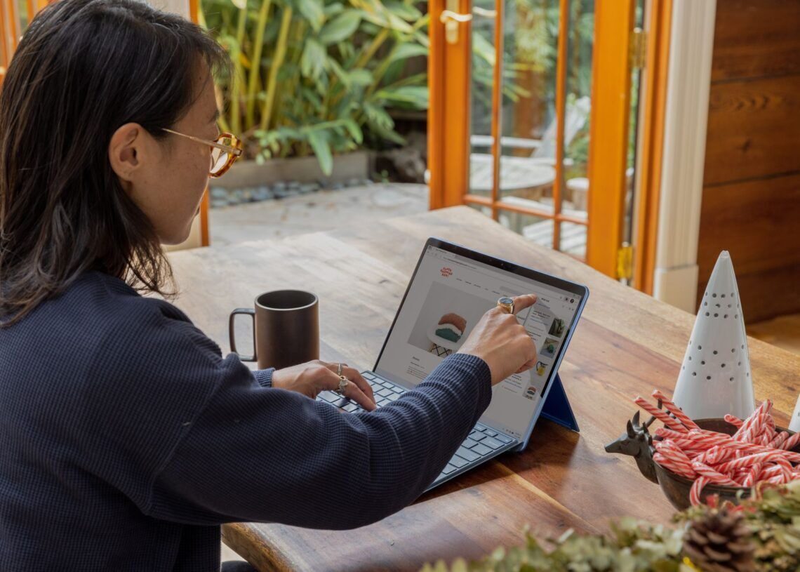 How entrepreneurs can learn to navigate complex challenges in business?