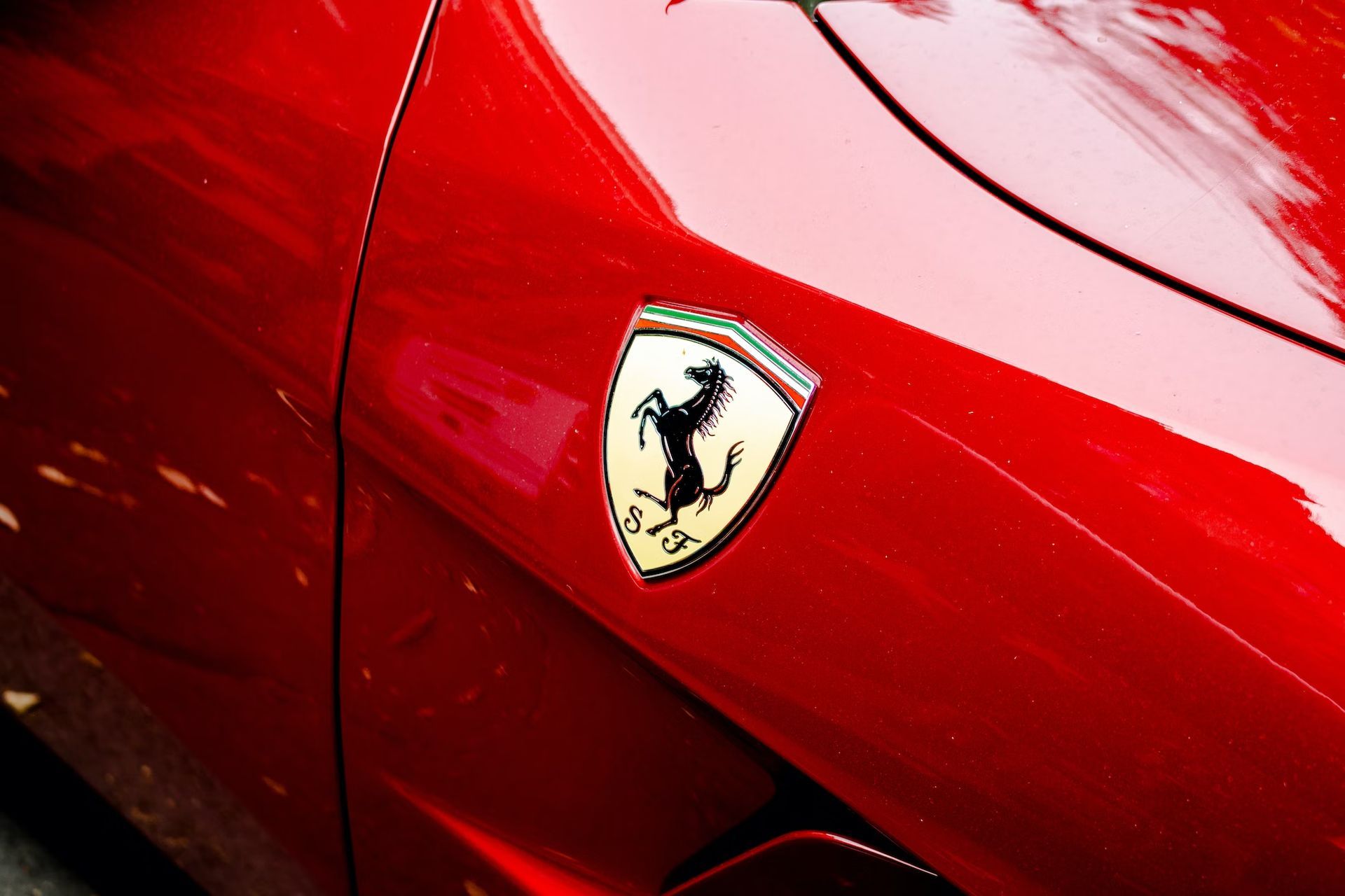 Утечка данных Ferrari раскрывает информацию о клиентах, платежные данные в безопасности