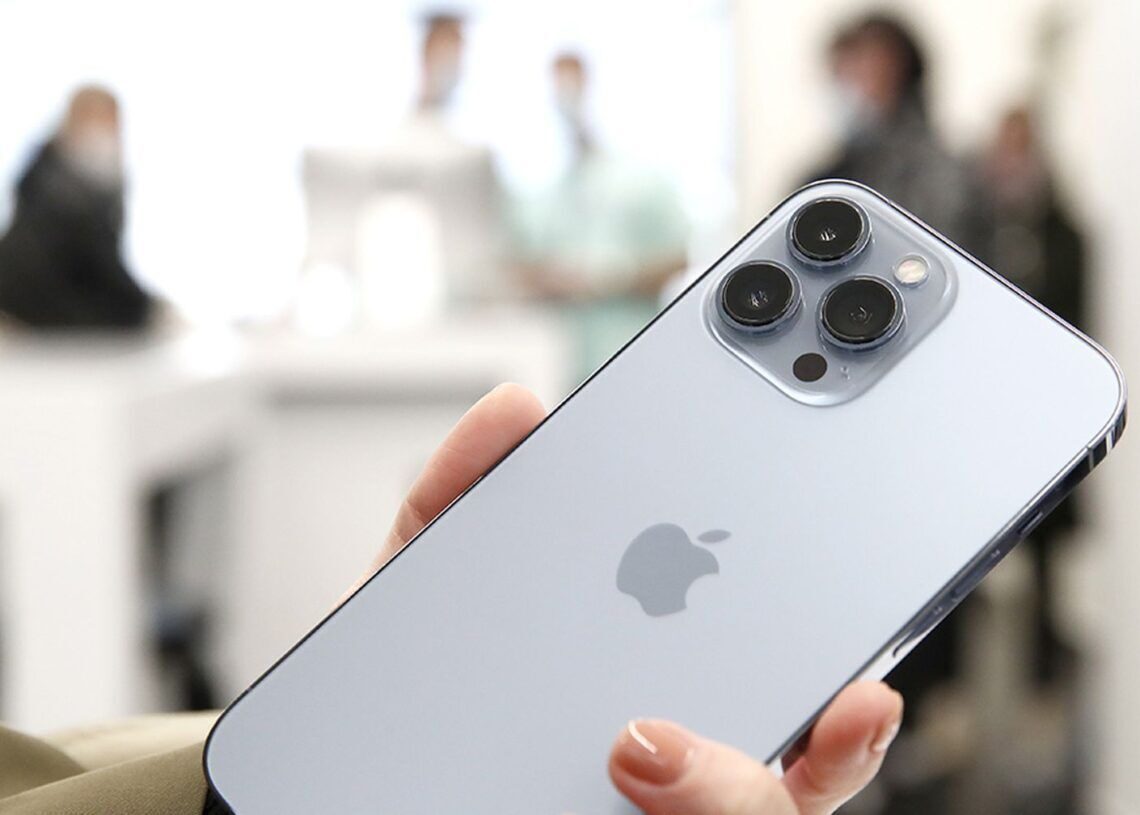 The iPhone ban is officially imposed on Russian officials