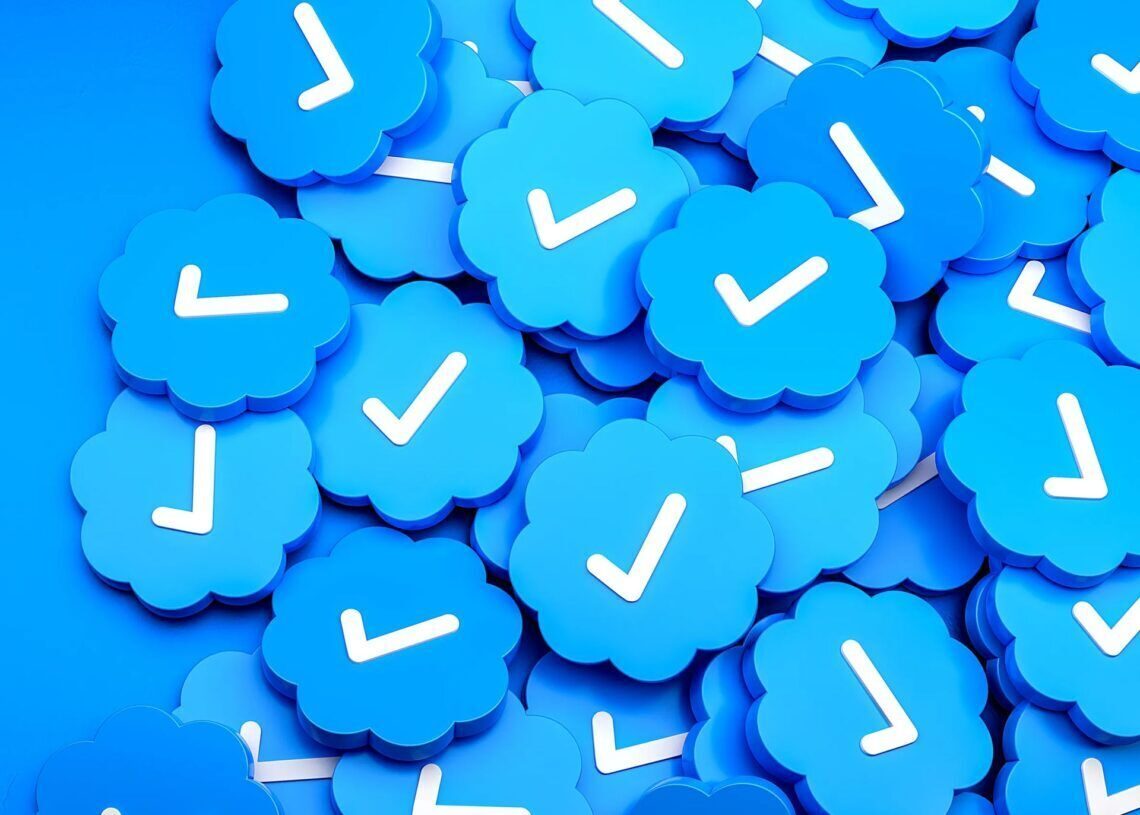 Elon Musk: Twitter Blue subscribers get priority replies soon
