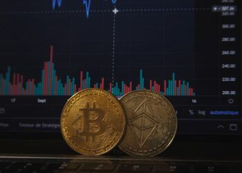 Bitcoin surpasses ,000 amidst investor optimism