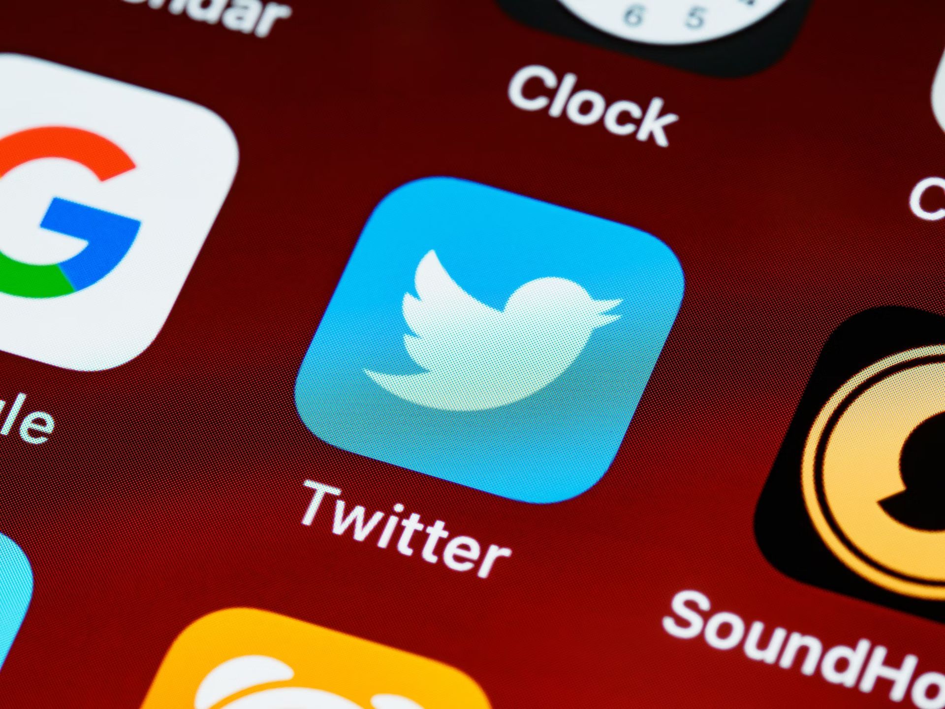 Twitter вводит ярлыки для "ненавистный" твиты