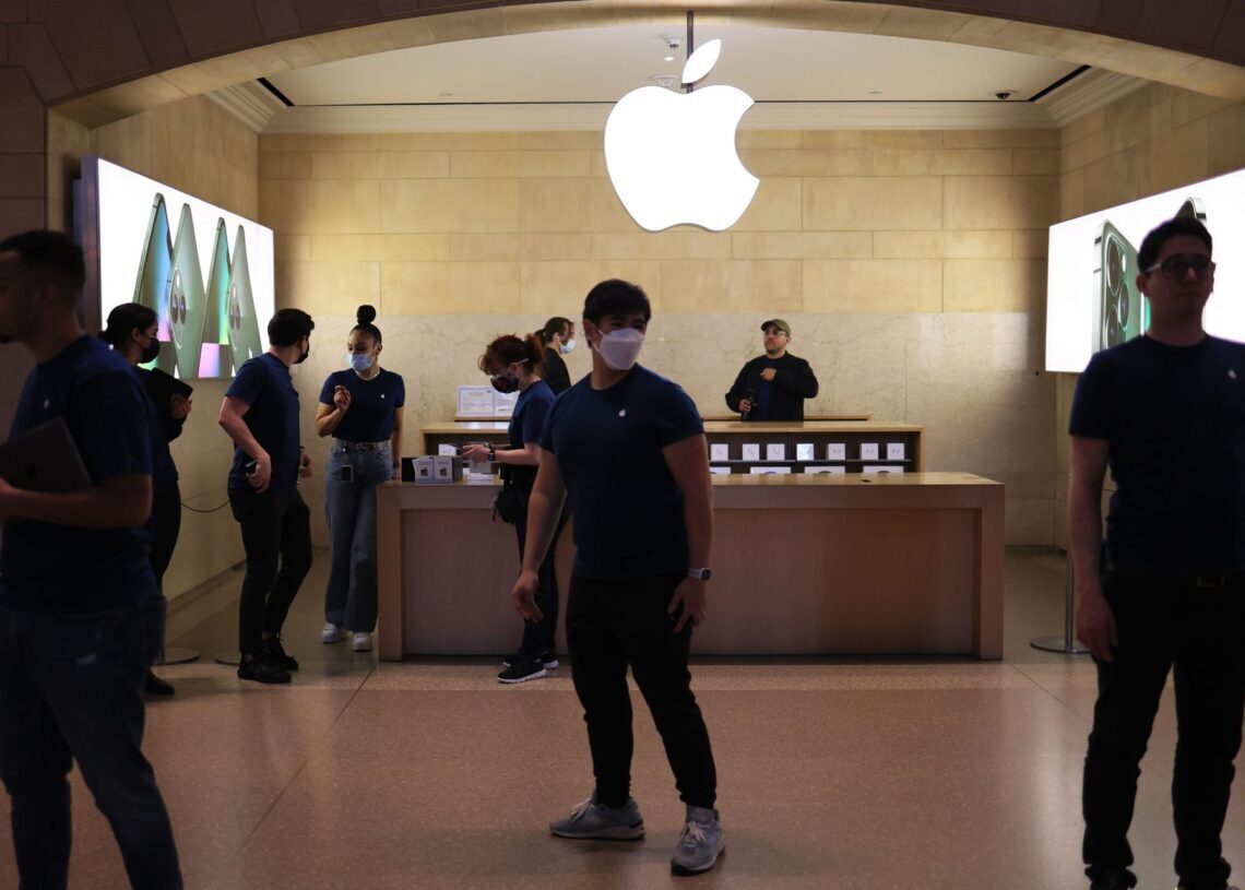 Unionized Apple workers