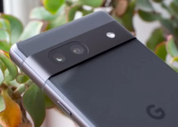 Comparison: Google Pixel 7 vs 7a