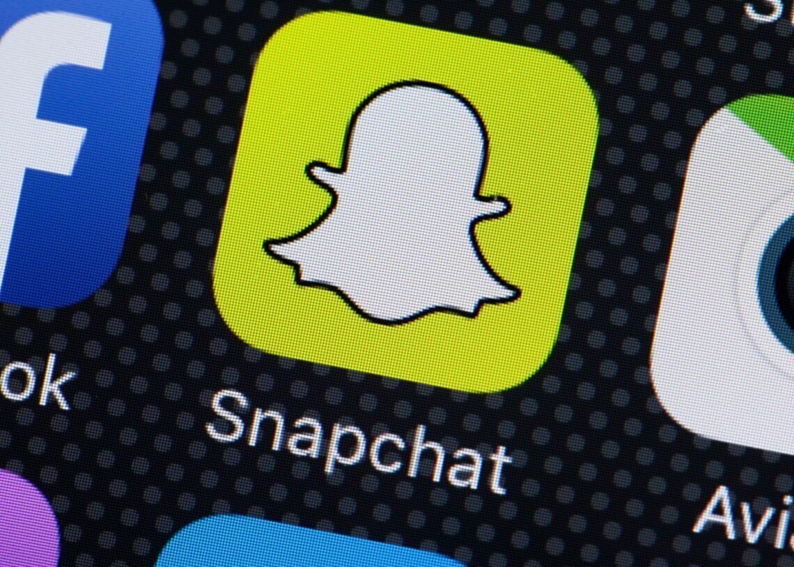 What does the green dot mean on Snapchat