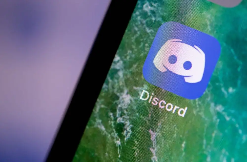 Discord direct message won't go away
