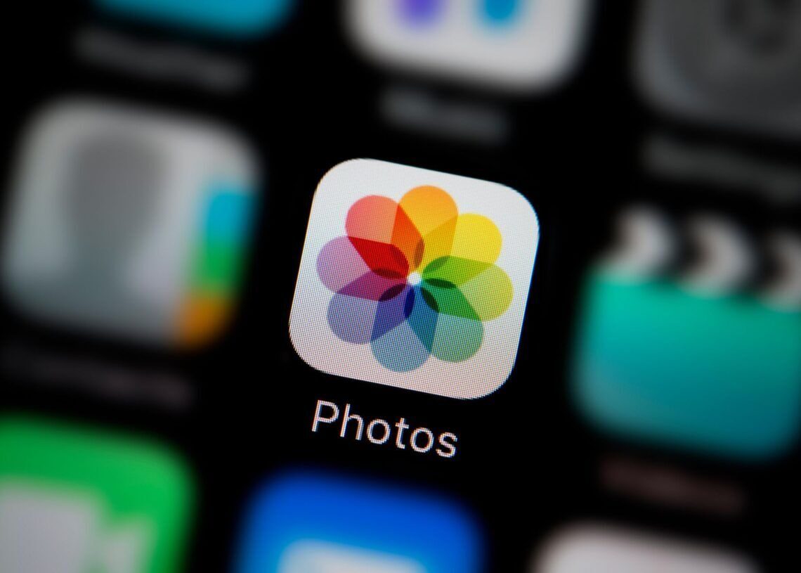Apple deleting photos